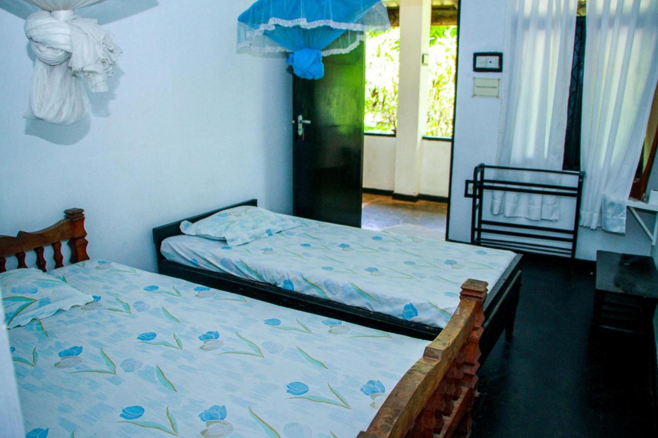 Banana Rest Sigiriya Bed and Breakfast Exteriör bild